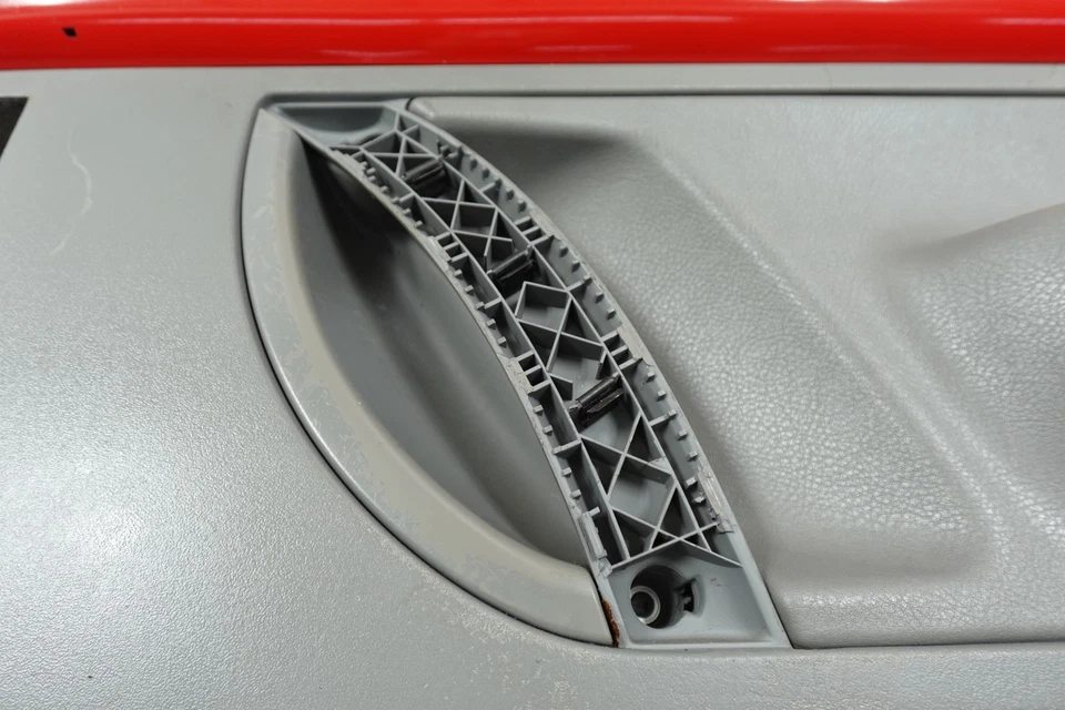 VW Escarabajo 1998-2010 OEM Volkswagen techo rígido cupé paneles de puerta delantera gris y rojo Foto 3 de 4