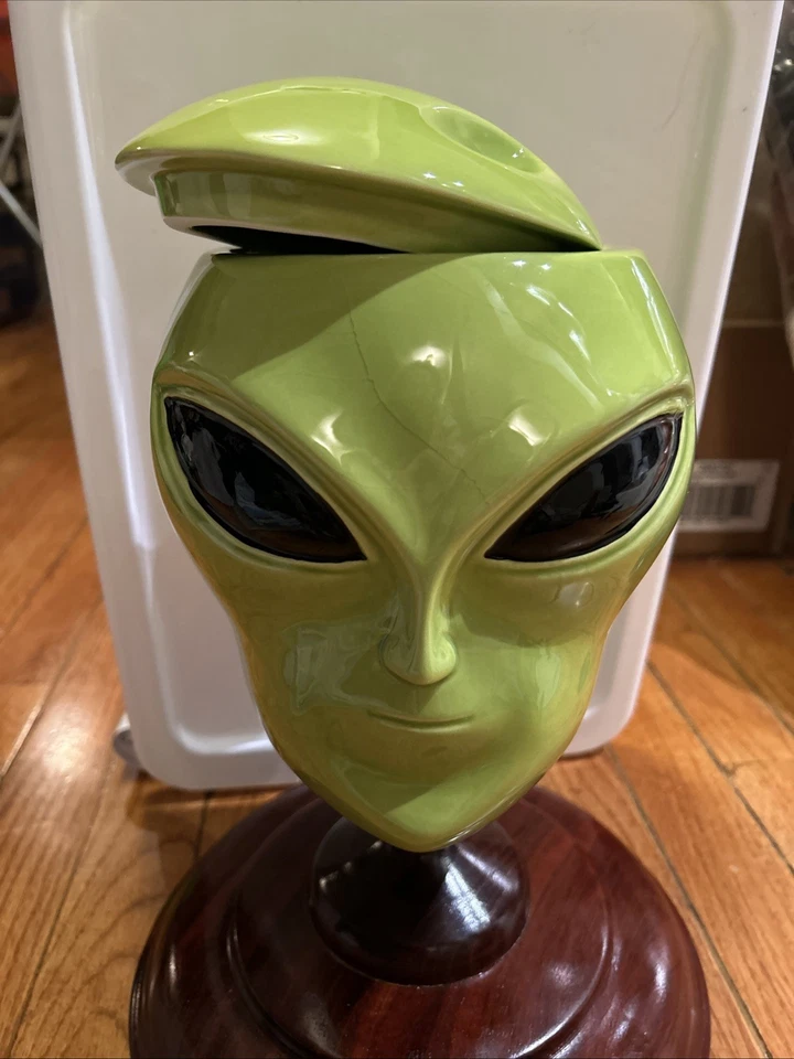 Tarro de galletas Alien Head verde raro tamaño grande; pedestal no incluido Foto 4 de 4