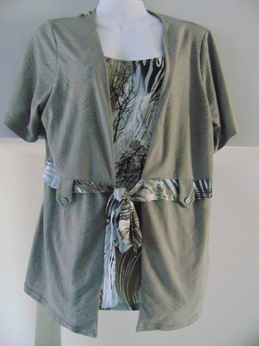 LOVELY BASSINI TOP SIZE 16 
