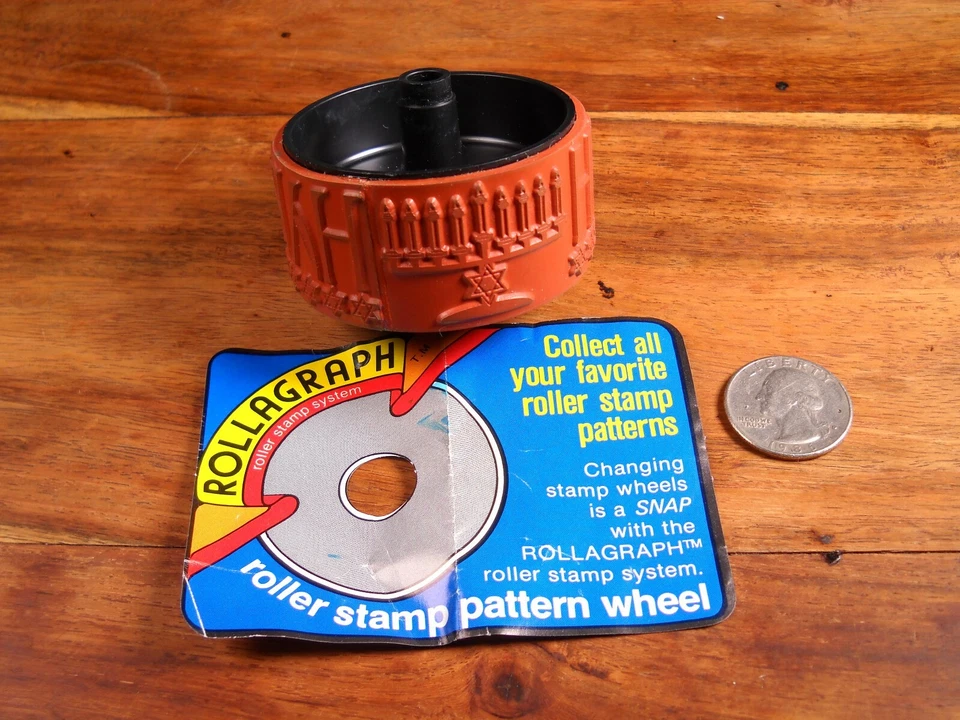 Hannukah Rollagraph Jumbo Sello Borde Rueda Celebración Menorá Usado en Excelente Condición Foto 2 de 4