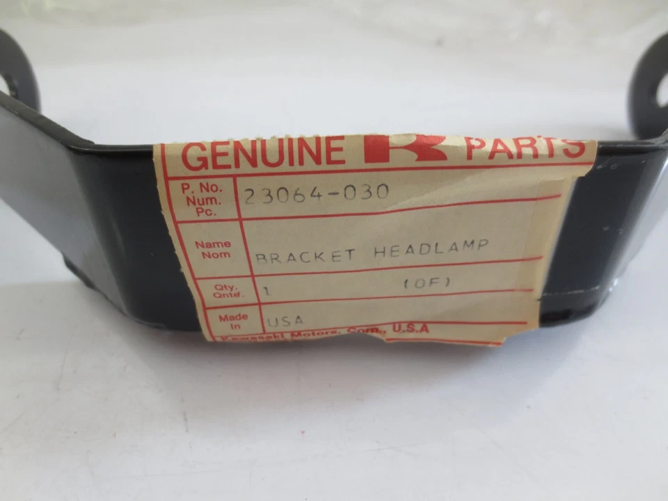 NUEVO Original OEM Kawasaki 76-80 KZ 900 1000 Soporte Lámpara Cabeza 23064-030 Foto 4 de 4