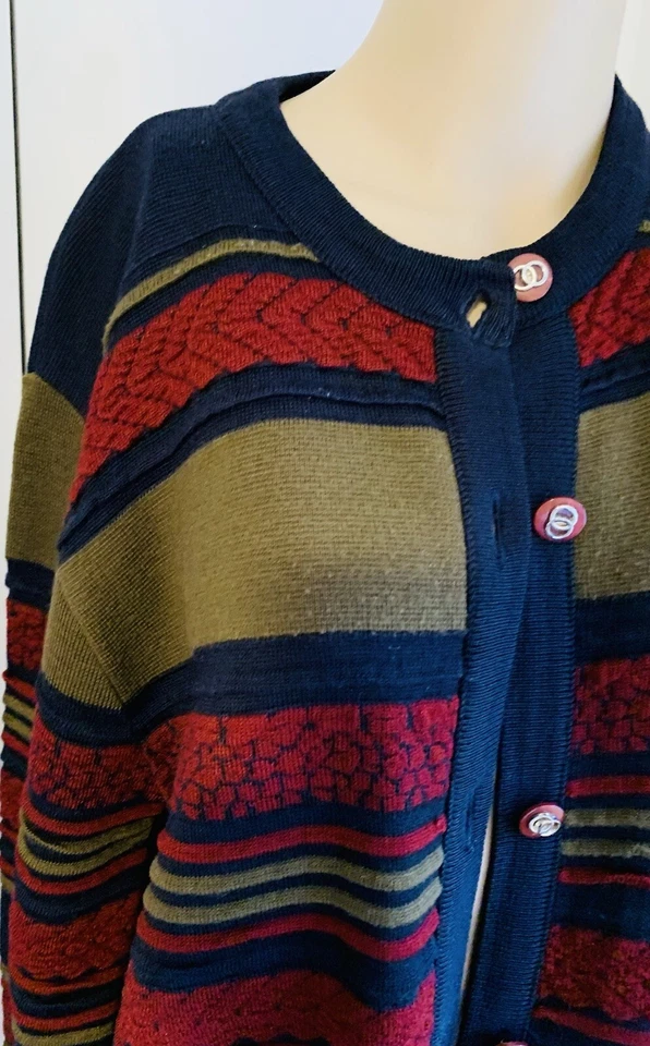 Maga By Colosseum Womens  Cardigan / Size XL . Made In Australia. Pure 100% Wool - Imagem 3 de 4