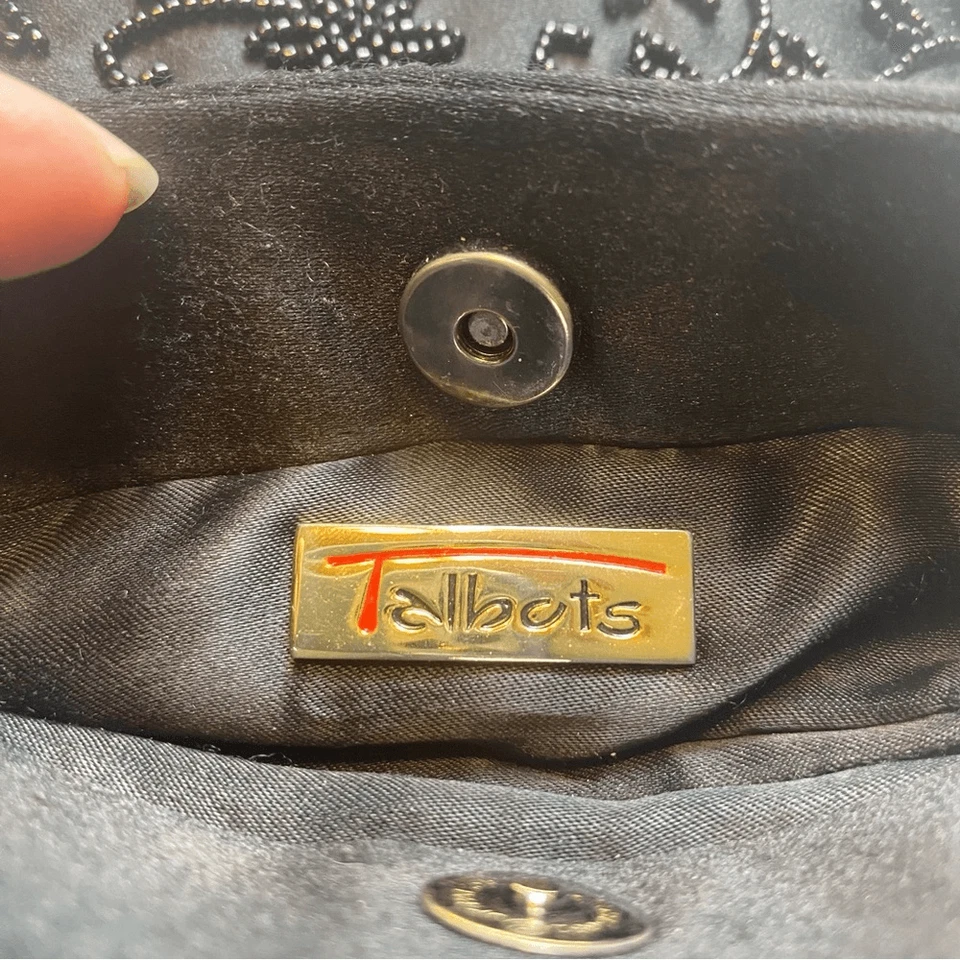 Cartera con cuentas Talbots negra satinada diseño floral Foto 4 de 4