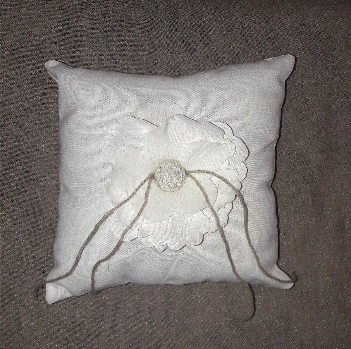 Cuscino Per Fedi Nuziali Vintage In Iuta E Pizzo - 19x19 Cm, Stile Rustico