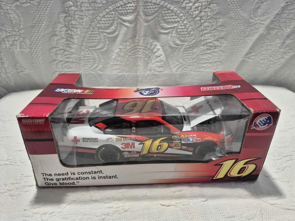 Action Racing Collectables 2010, American Red Cross Racing, Greg Biffle, 1:24 Sc Foto 4 de 4