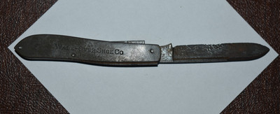 ANTIQUE VINTAGE WALK OVER SHOE CO. FOLDING KNIFE (J)