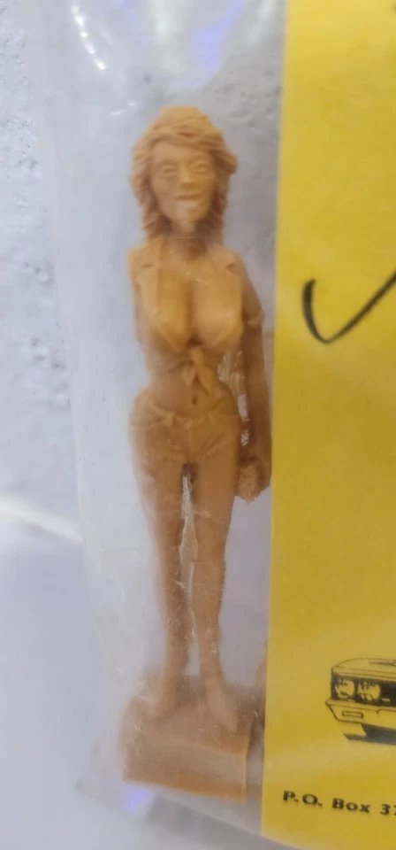 Jimmy Flintstone resin 1/25 sexy Sue the Car Wash girl & 59 Cadillac seat,  rare - Image 4 of 4