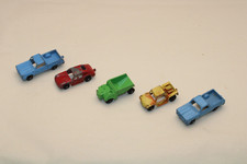 VINTAGE LOT OF 5 DIECAST METAL TOOTSIETOY CARS, TRUCKS.
