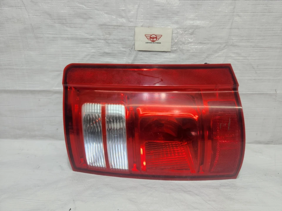 Luz trasera derecha pasajero derecho Dodge Caravan 2008-2010 OEM 05113204AB Foto 4 de 4