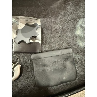 Bernafon Zerena 9 ZR9 MNR Hearing Aid Set Silver with Pouch and Accessories