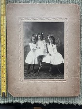 Antique Cabinet Card Photo Three Sisters Girls White Dresses Portrait c. 1900s