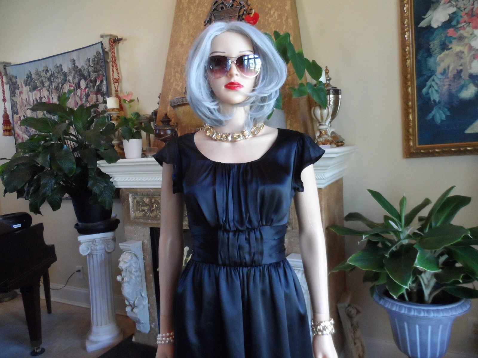 Abito charme nero Moschino economico e chic 100% seta taglia USA 8