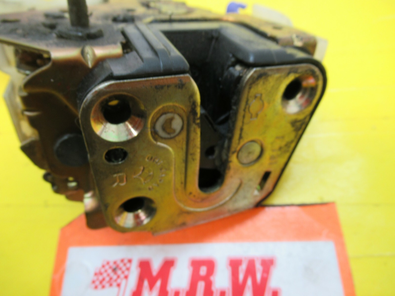 DOOR LATCH LOCK ACTUATOR MOTOR RIGHT PASSENGER SIDE BACK REAR PANEL for