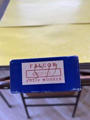Vintage Falcon Solid Model: Curtiss P-40 Warhawk