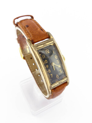 Sehr schöne Waltham CURVEX Herrenarmbanduhr aus den 40er Jahren