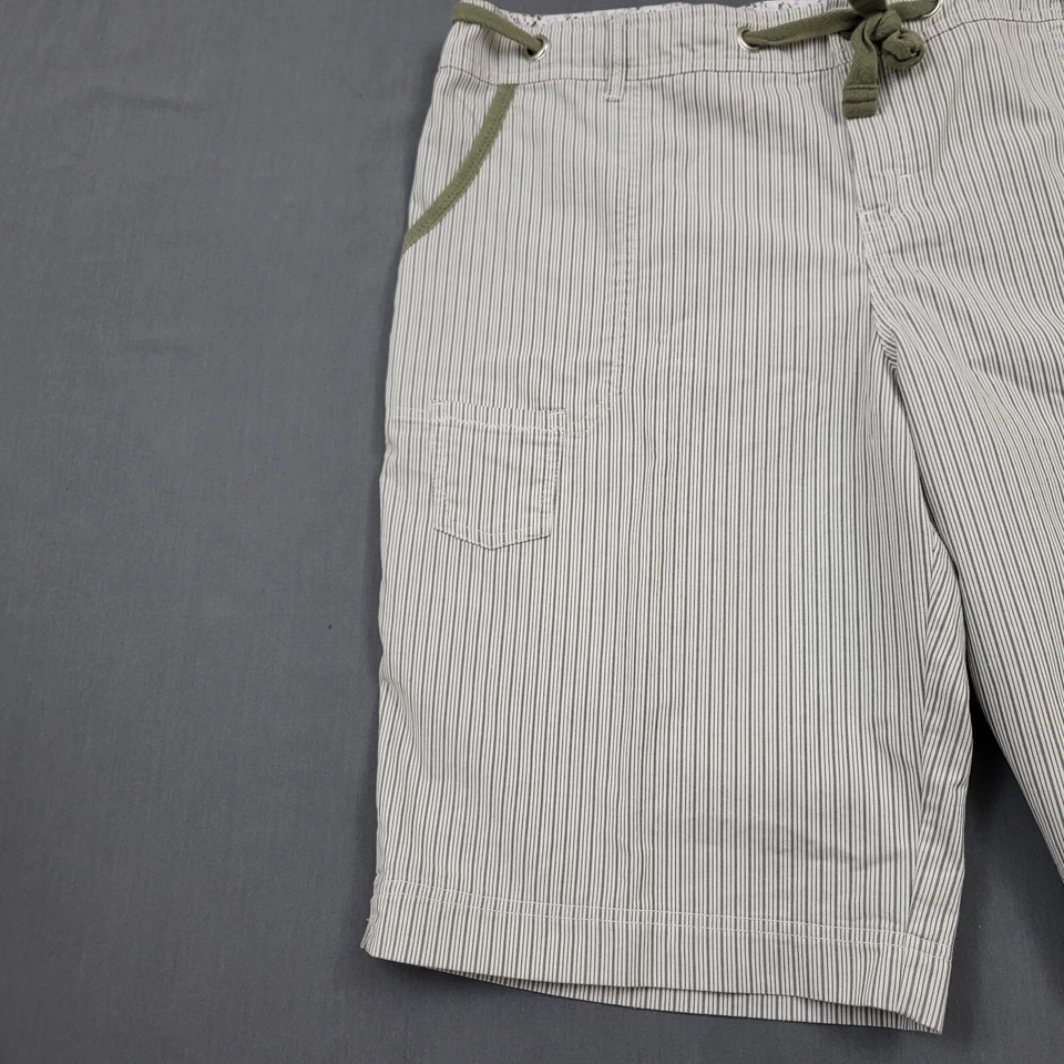 Pantalones cortos impermeables para mujer 18 bermudas tiro alto 12,5" entrepierna sarga rayas verde Foto 2 de 4