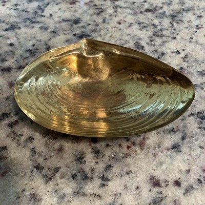 Vintage Solid Brass Clam Shell Trinket  Ashtray Dish Leaf bowl Gold tone Decor