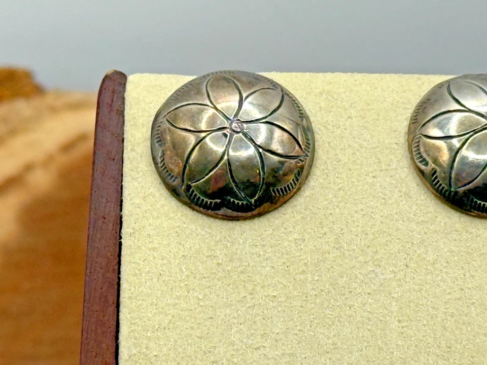 Aretes con botón concho estampados de plata esterlina peón antiguo vintage--TB203.25 Foto 3 de 4