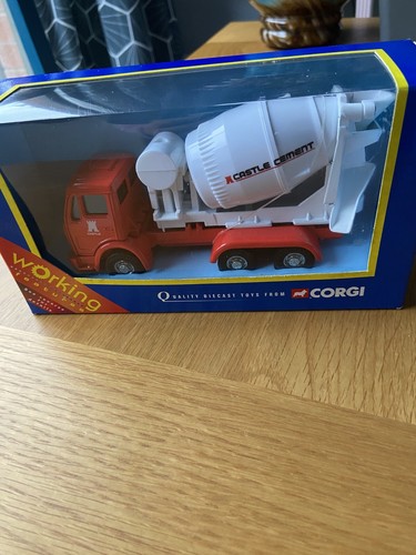 Corgi Classics TY83802 MERCEDES BENZ 6 WHEEL CEMENT MIXER - CASTLE CEMENT