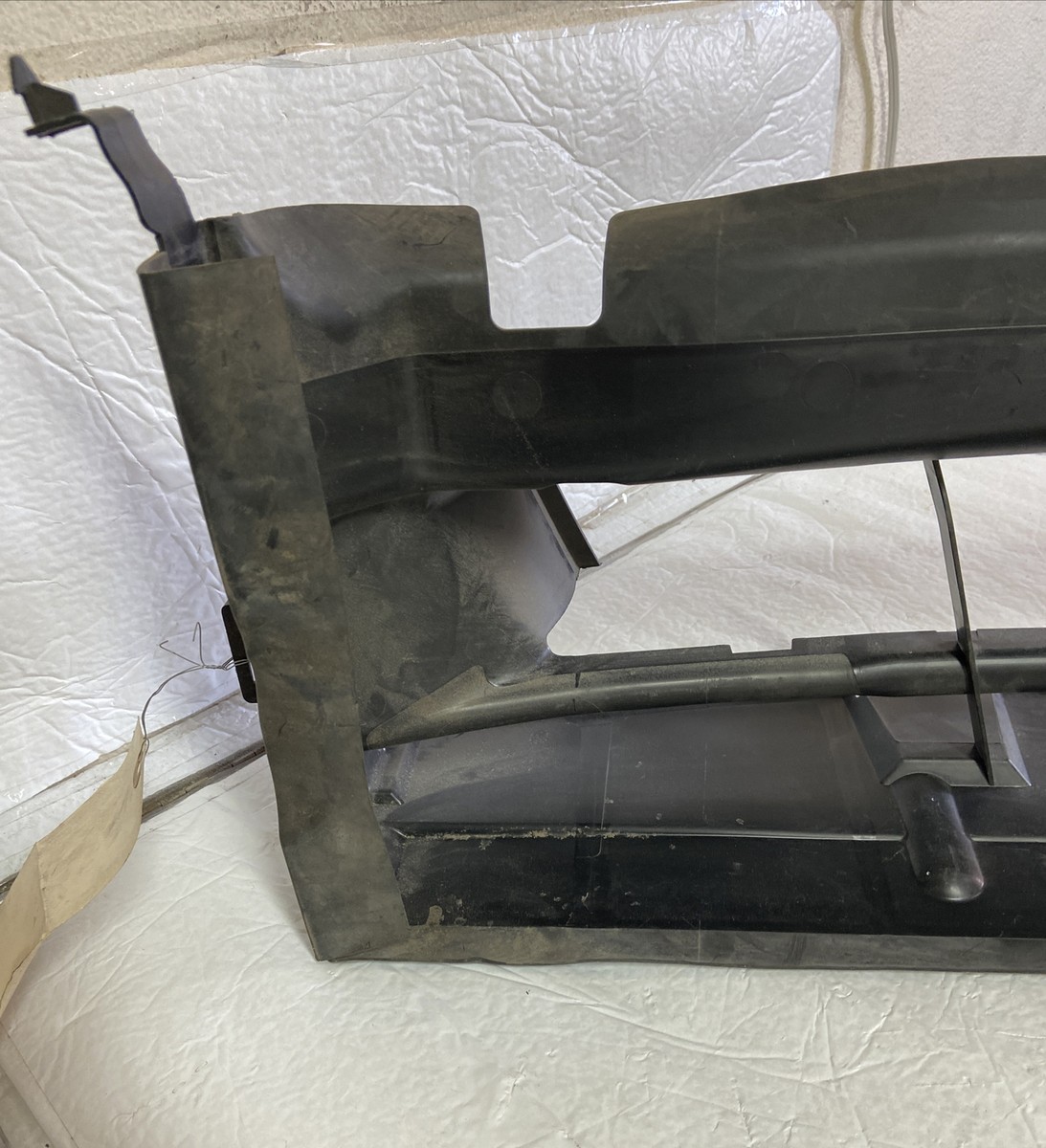 BMW F30 F31 F34 Below Radiator Air Duct OEM 51747401233 | eBay