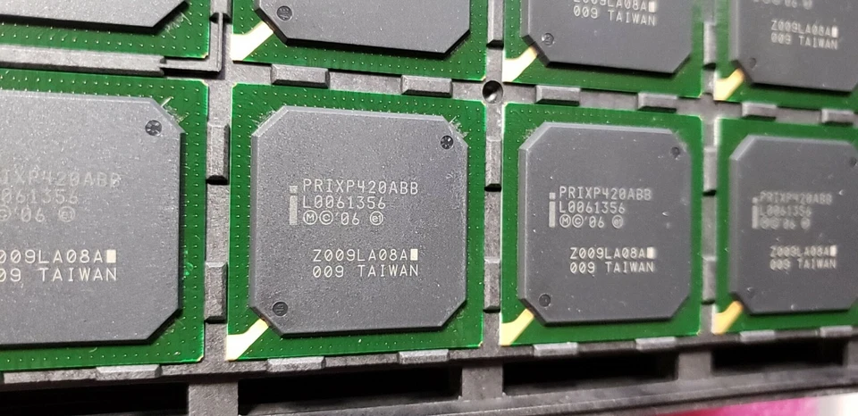 Procesador de red Intel PRIXP420ABB IXP420 1,3 V/3,3 V 266 MHz 492 pines BGA Foto 2 de 4