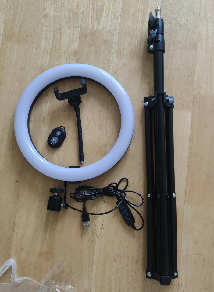 Ring Light Set including 10" Light + 1.6m Tripod + Remote Control - Image 3 of 4