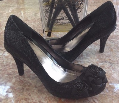 Reaction by Kenneth Cole Street Chic Leather Black Pumps Women's Size 6M  EUC!