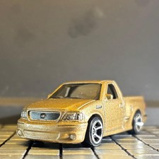 Hot Wheels F-150 Lightning /TOY CAR USED