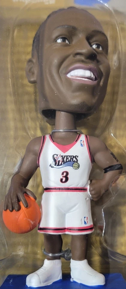Allen Iverson Bobblehead 2002 edición especial All-Star con tarjeta UD SELLADA Sixers Foto 2 de 4