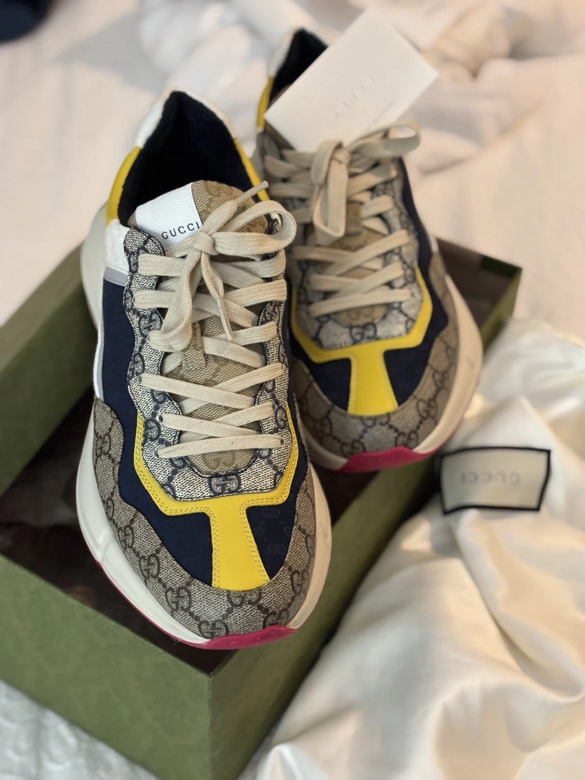 Baskets Gucci Rhyton taille 9 .. utilisées une fois avec boite