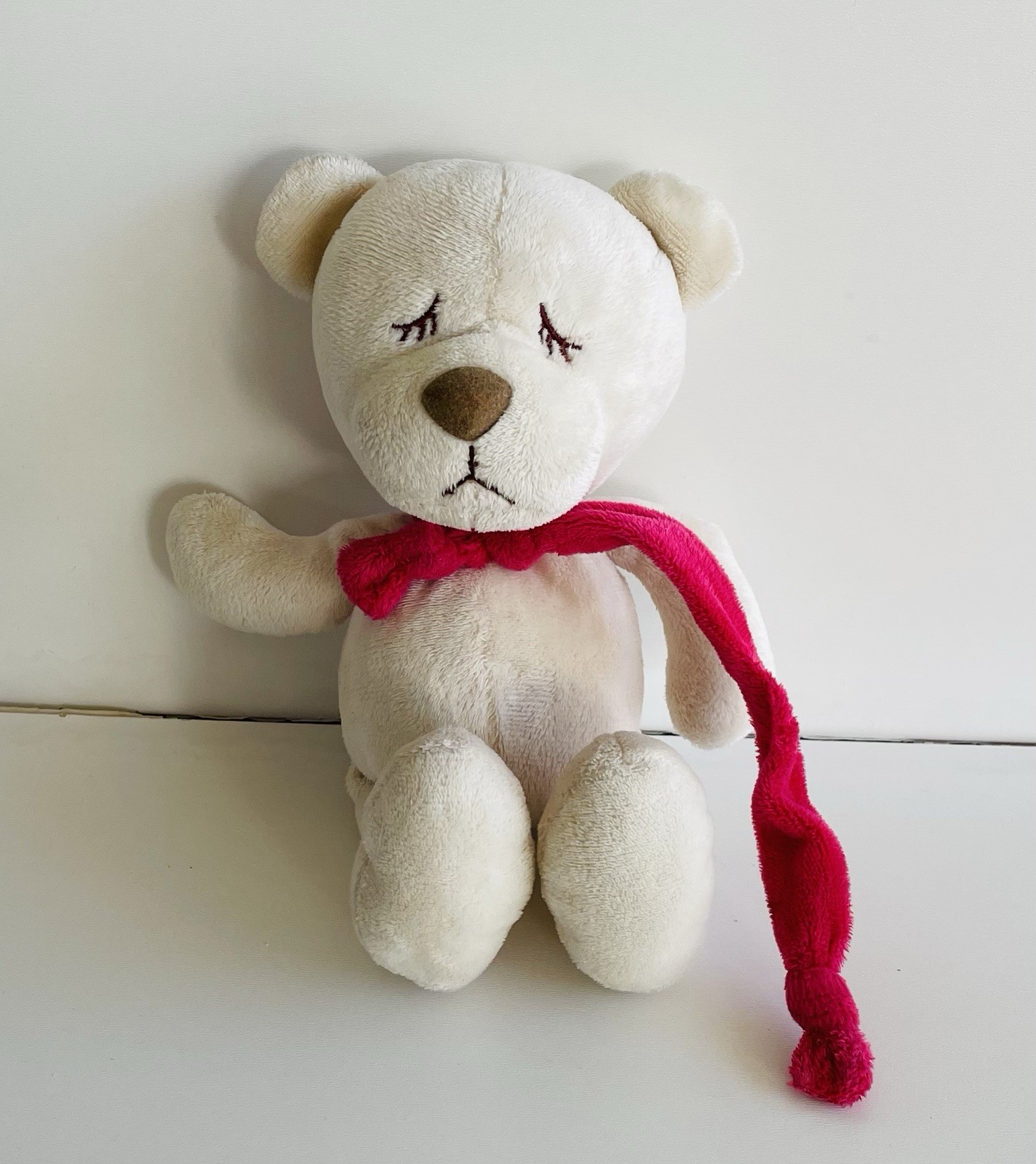 Ours de collection Anna Club Plush crème de 27 cm aux finitions luxe