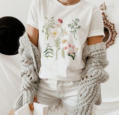 Vintage Pressed Flowers Shirt , Boho Cottagecore Tshirt Floral, Gift for Mom