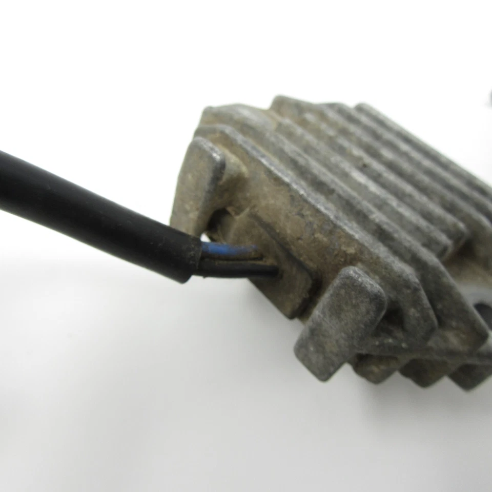 Yamaha WR426F 2001 regulador de voltaje Foto 3 de 4