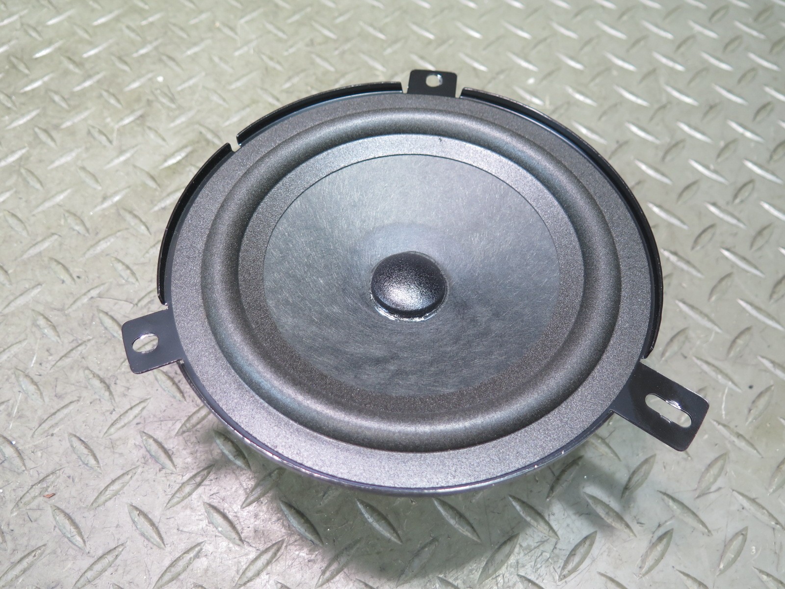 Maserati Ghibli 2014-2020 FRONT Speaker