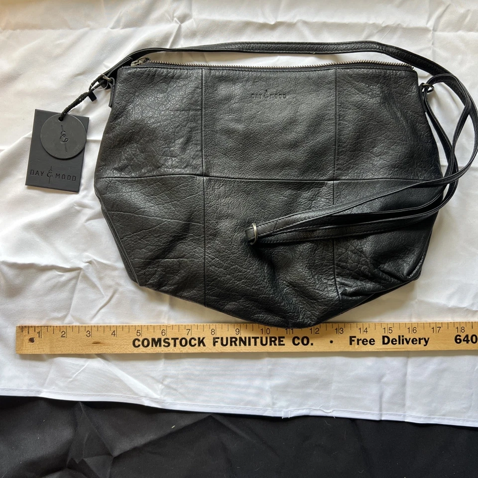 Day & Mood 皮革 Molly 斜挎包黑色全新全新带标签肩部可调节波西米亚风 — 第 2/4 张图片