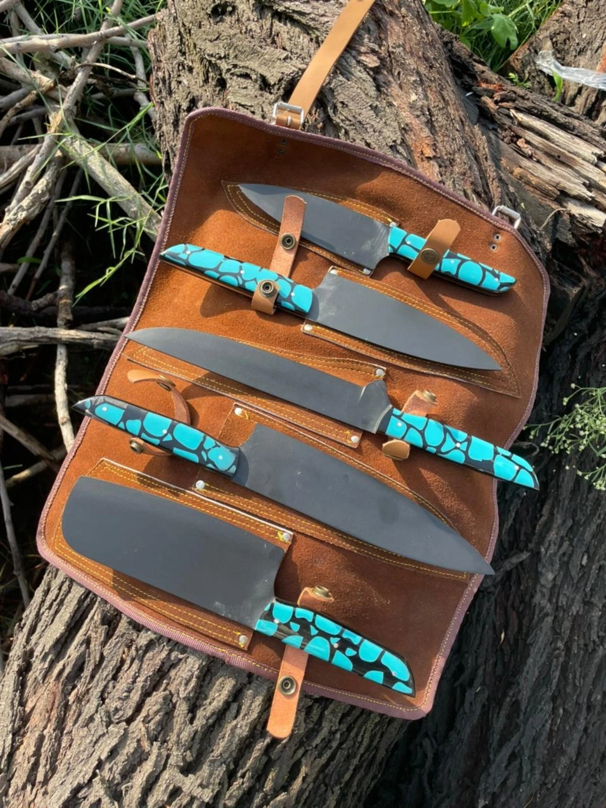 Exquisite Handcrafted Knife Set with Turquoise Accents and Premium Leather Case