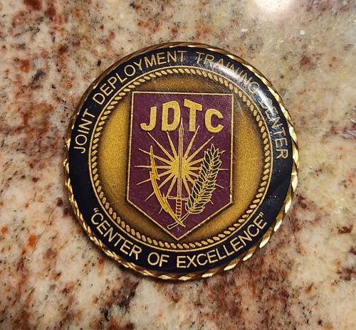 MILITARY CHALLENGE COIN, ARMY, JOINT Deployment Training Center, JFCOM - Picture 1 of 2