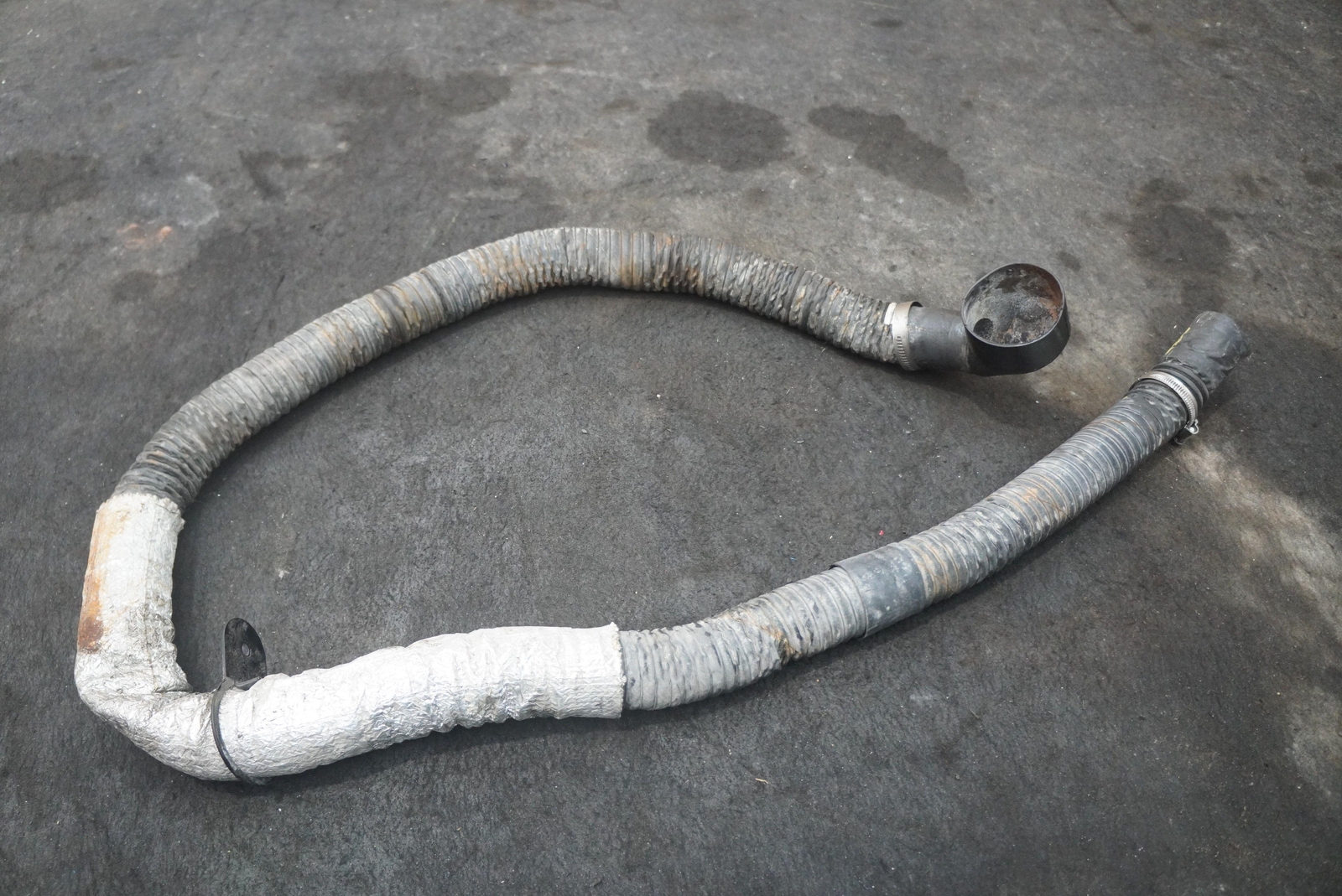 Right Oil Cooler Hose Pipe Line 400903667 OEM Lamborghini Gallarado 2008