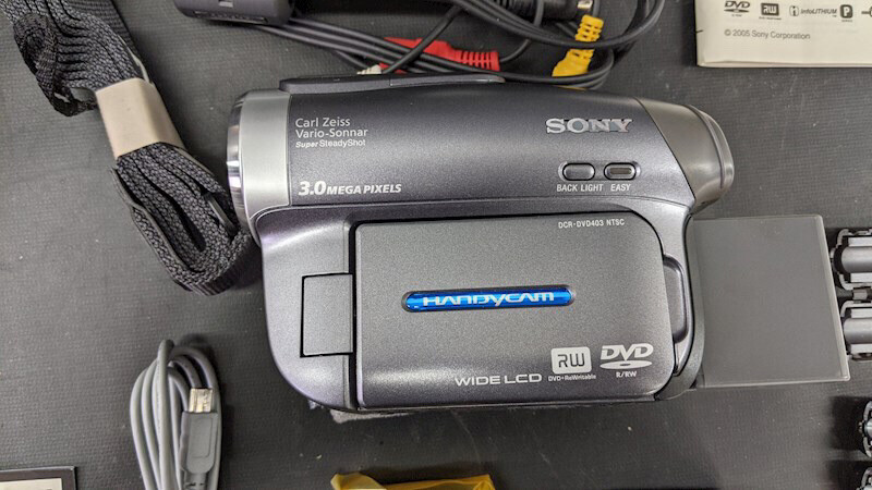 SONY　HANDYCAM DCR-DVD403　稼働品フルセット　美品中古品 Sony Handycam DCR DVD403 Digital Camcorder Excellent Condition