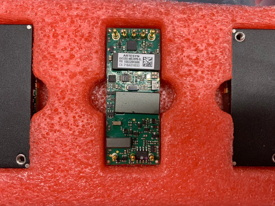 Artesyn Isolated Module DC DC Converter 1 Output 28V 9A 36V - 75V Input - Image 2 of 4