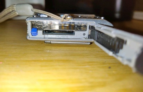 Sony Cyber-shot DSC-T9 6.0MP Digitalkamera - Silber - Nur für Ersatzteile - Bild 6 von 10