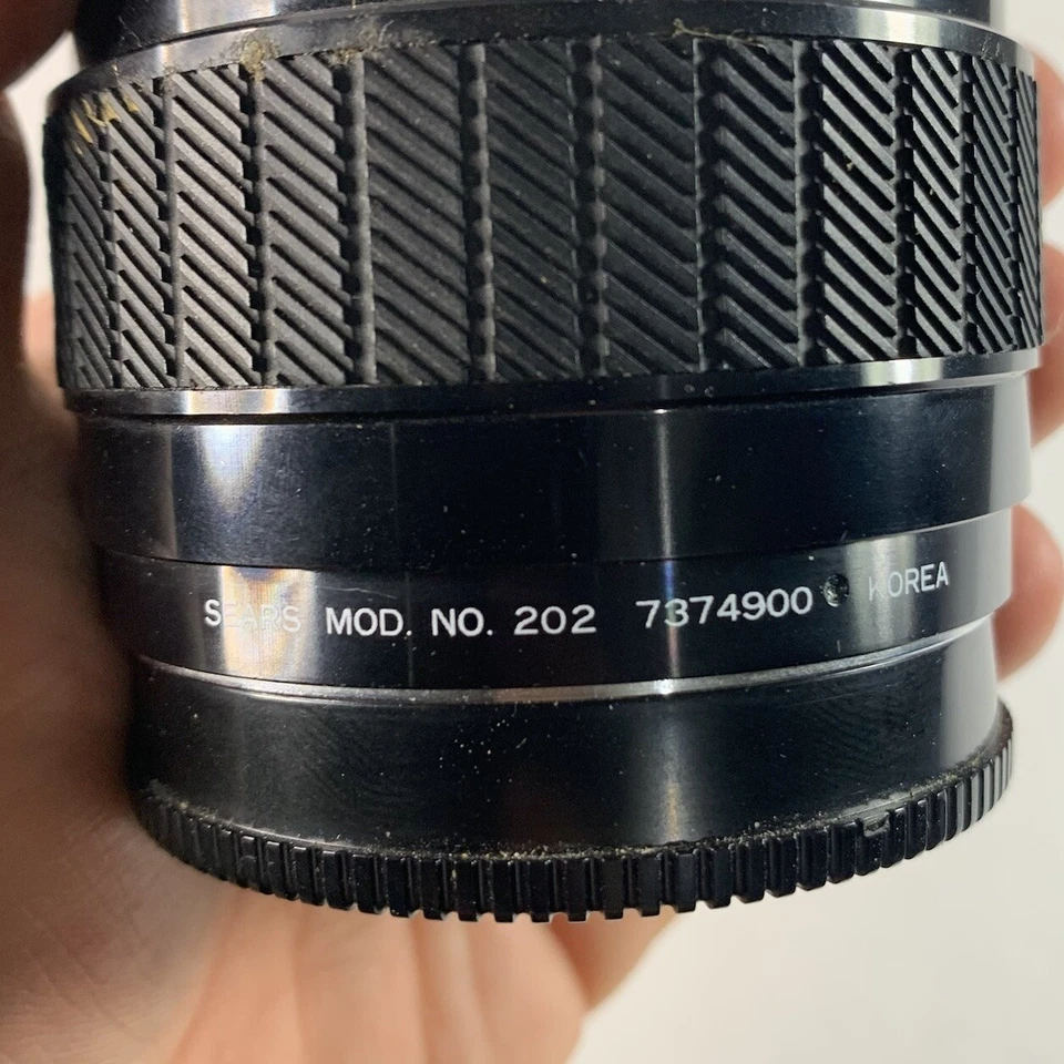 Sears Multicoated 28-70mm 1:3.5-4.5 AF 55ø Micro Zoom Camera Lens with Cap - Image 4 of 4
