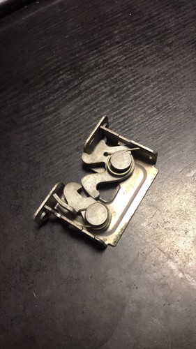 7115229 BMW 3ER E90 E91 E92 RHD MOTORHAUBE HOOD LOCK CATCH