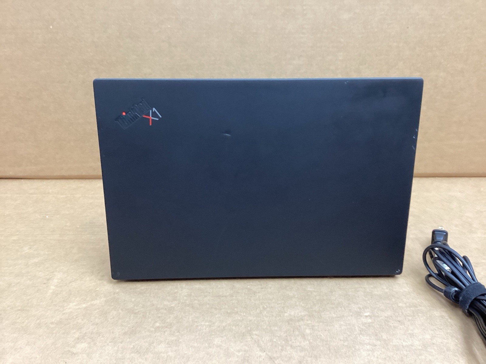 Lenovo ThinkPad X1 Carbon Gen 8, 14-Inch Laptop, with Intel Core i5 10th Gen., 512 GB SSD (Solid State Drive), Windows 11 Pro