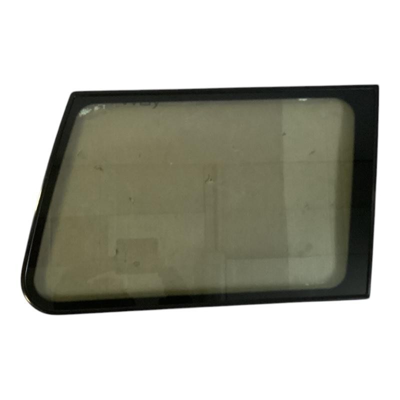 Vitre latérale de custode Mitsubishi Montero en verre trempé renforcé MR749159