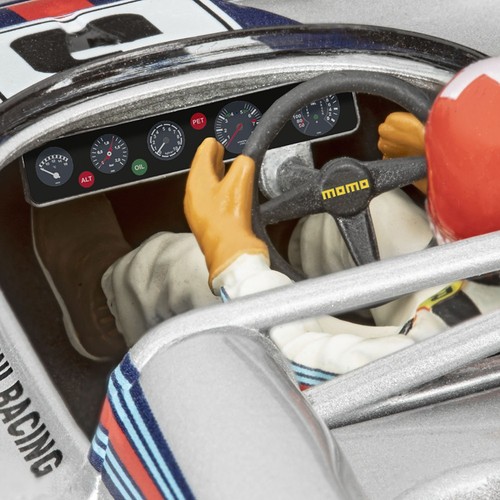 Revell 1/32 Porsche 917 Model Kit Detailed Engine Cockpit - Picture 3 of 6