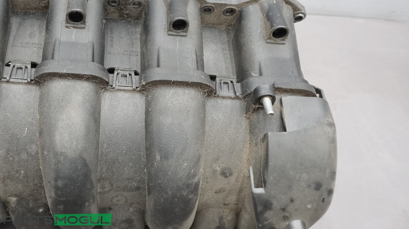 2005-2007 Maserati Quattroporte M139 Engine Motor Air Intake Manifold 195699 OEM