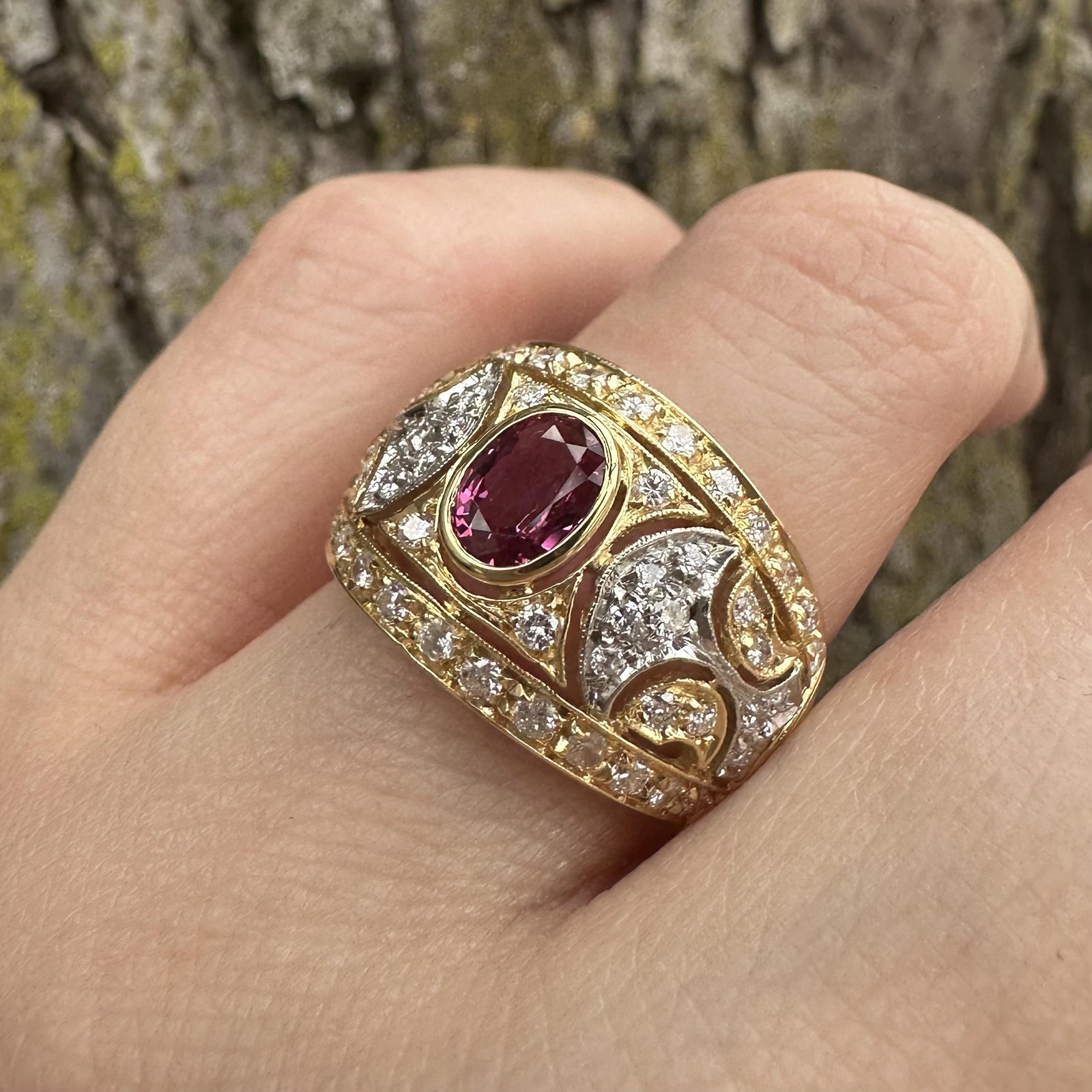 18k Solid Gold 1.35ct Bezel Oval Ruby Diamond Ope… - image 4