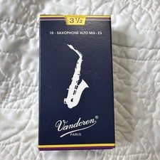 NIP 9-PACK VANDOREN ALTO SAXOPHONE SAX REEDS SIZE 3 1/2  