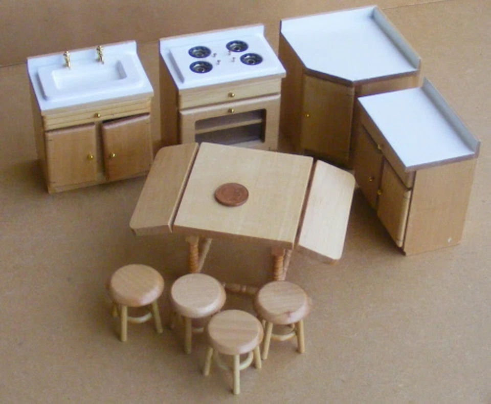 9 Piece White & Pine Kitchen Set Dolls House 1:12 Scale Miniature Accessory 820 - Image 2 of 4